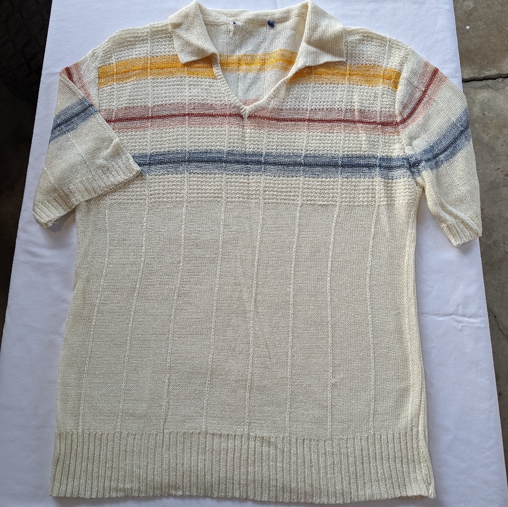 vintage knit shirt sleeved top